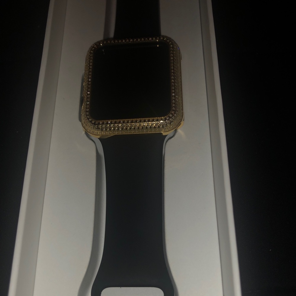 Apple Watch - Picture 2 of 5